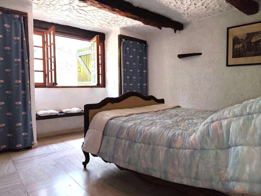 Maison à TOUET-SUR-VAR