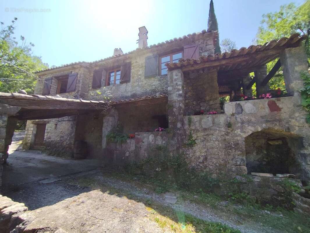 Maison à TOUET-SUR-VAR