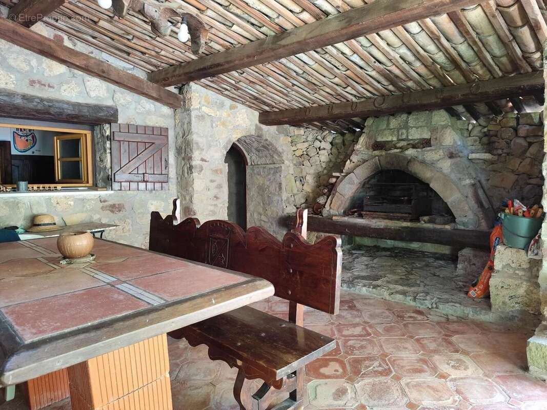 Maison à TOUET-SUR-VAR