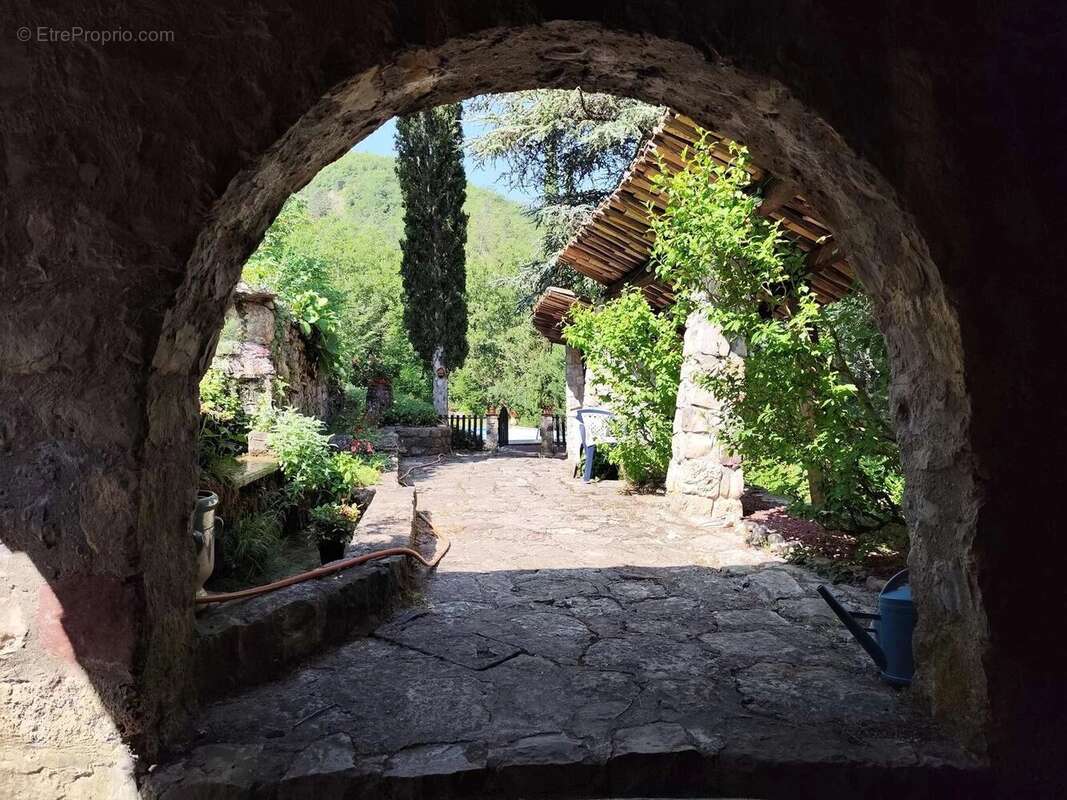 Maison à TOUET-SUR-VAR