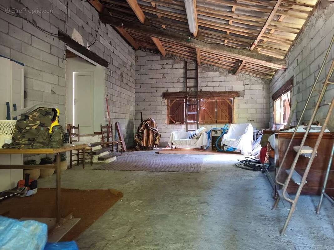 Maison à TOUET-SUR-VAR