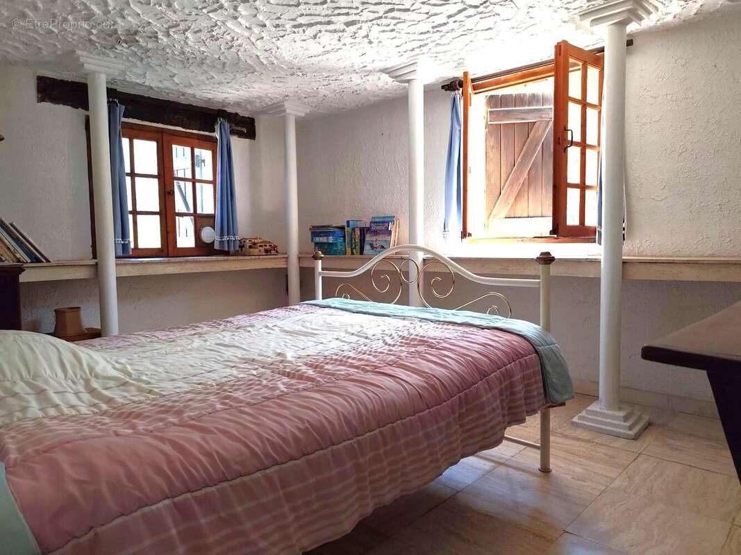 Maison à TOUET-SUR-VAR