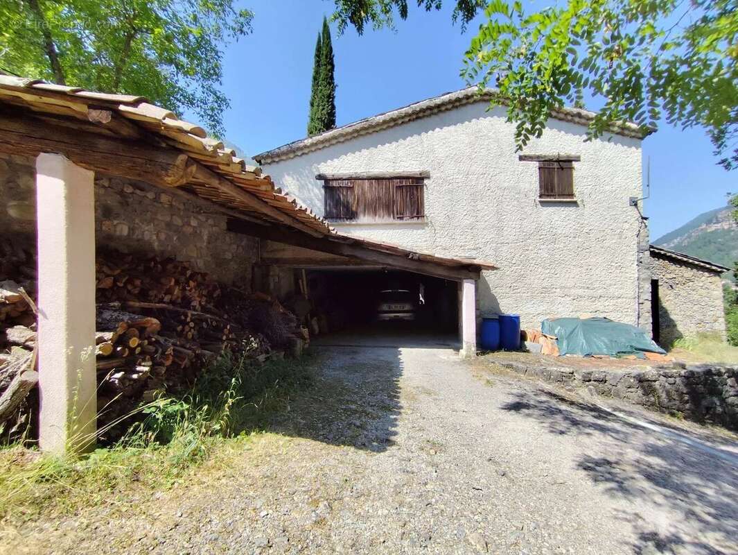 Maison à TOUET-SUR-VAR