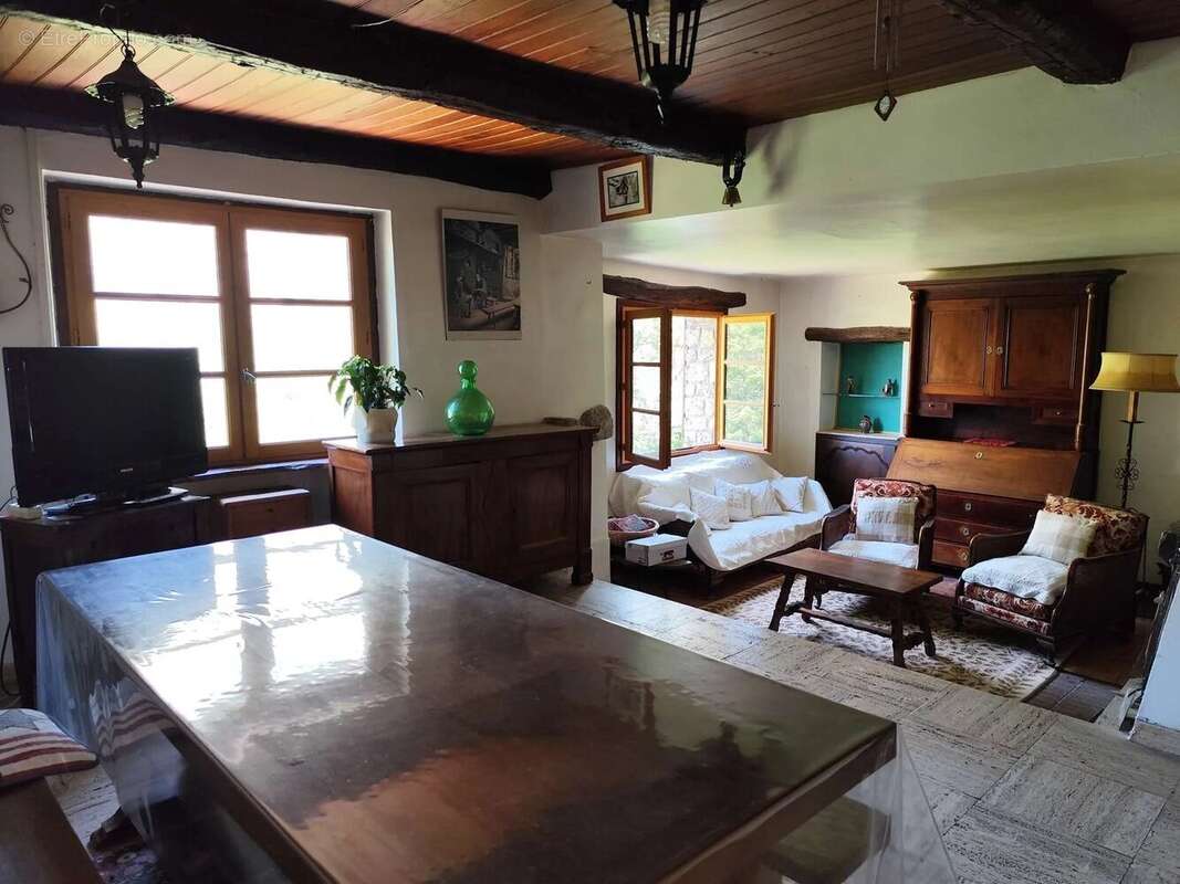 Maison à TOUET-SUR-VAR