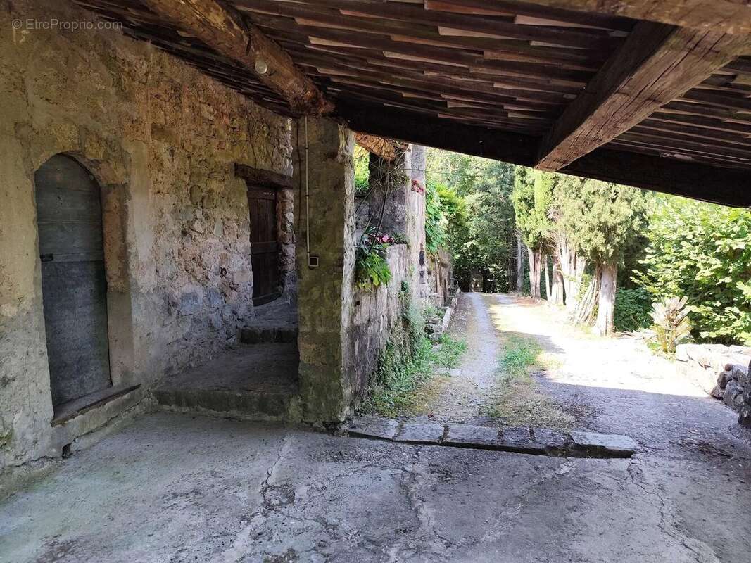 Maison à TOUET-SUR-VAR