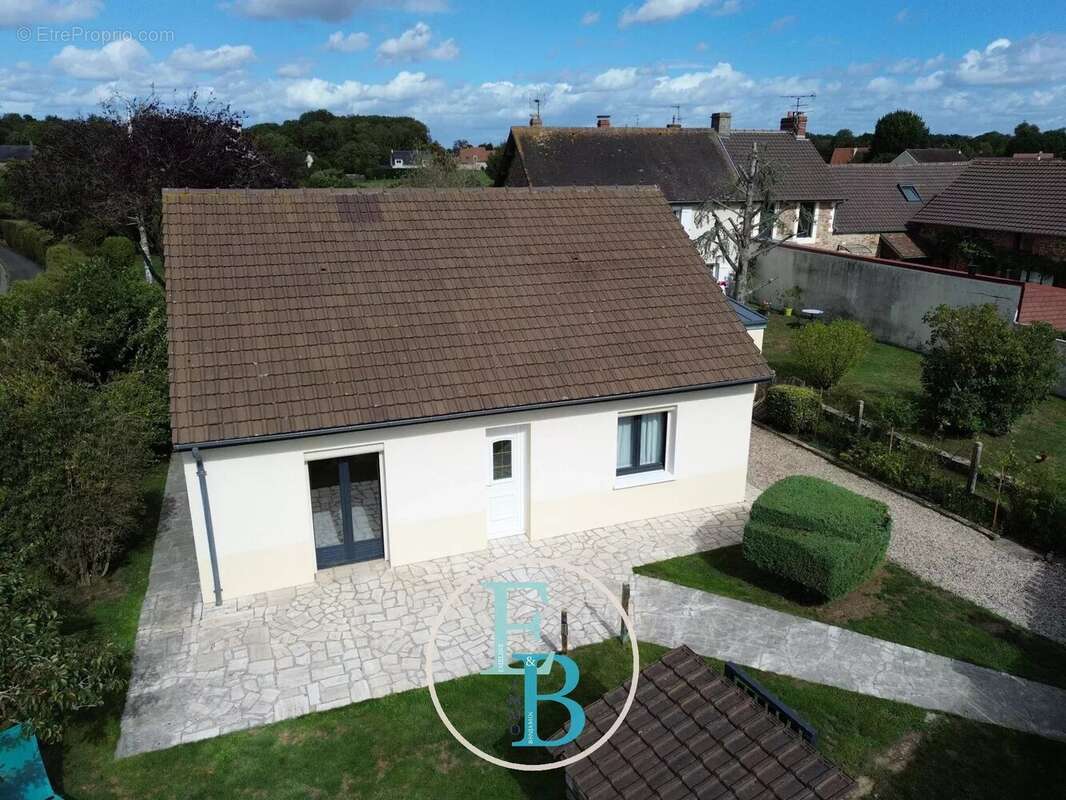 Maison à FEUGUEROLLES-BULLY