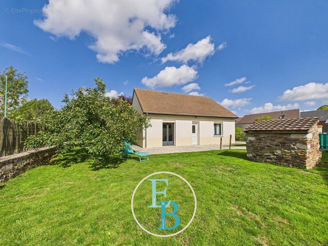 Maison à FEUGUEROLLES-BULLY