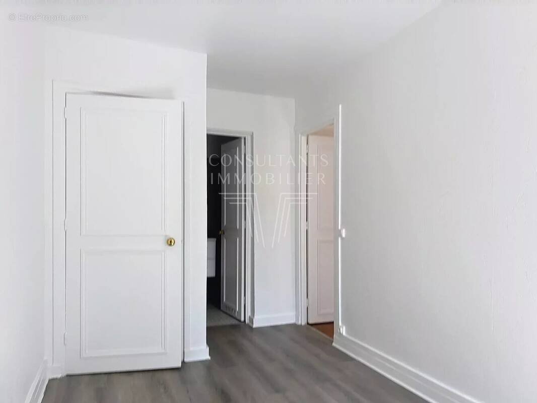 Appartement à PARIS-7E