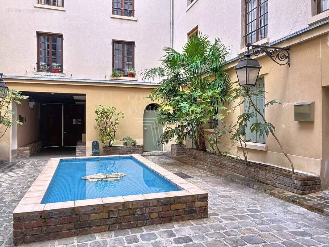 Appartement à PARIS-7E