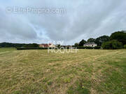 Terrain à SAINT-PIERRE-DU-VAUVRAY