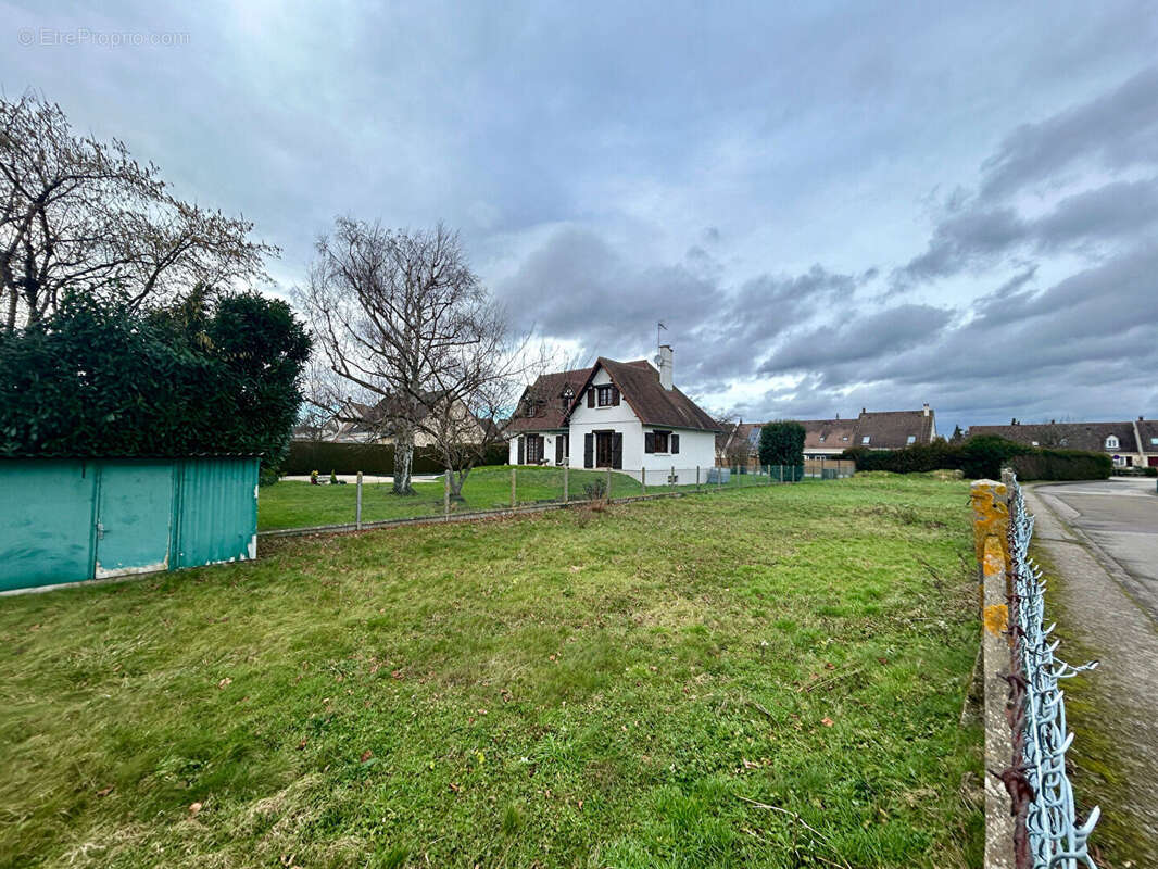 Terrain à CAUDEBEC-LES-ELBEUF