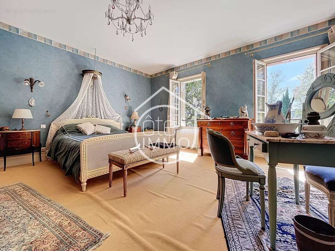 Maison à SAINT-EMILION