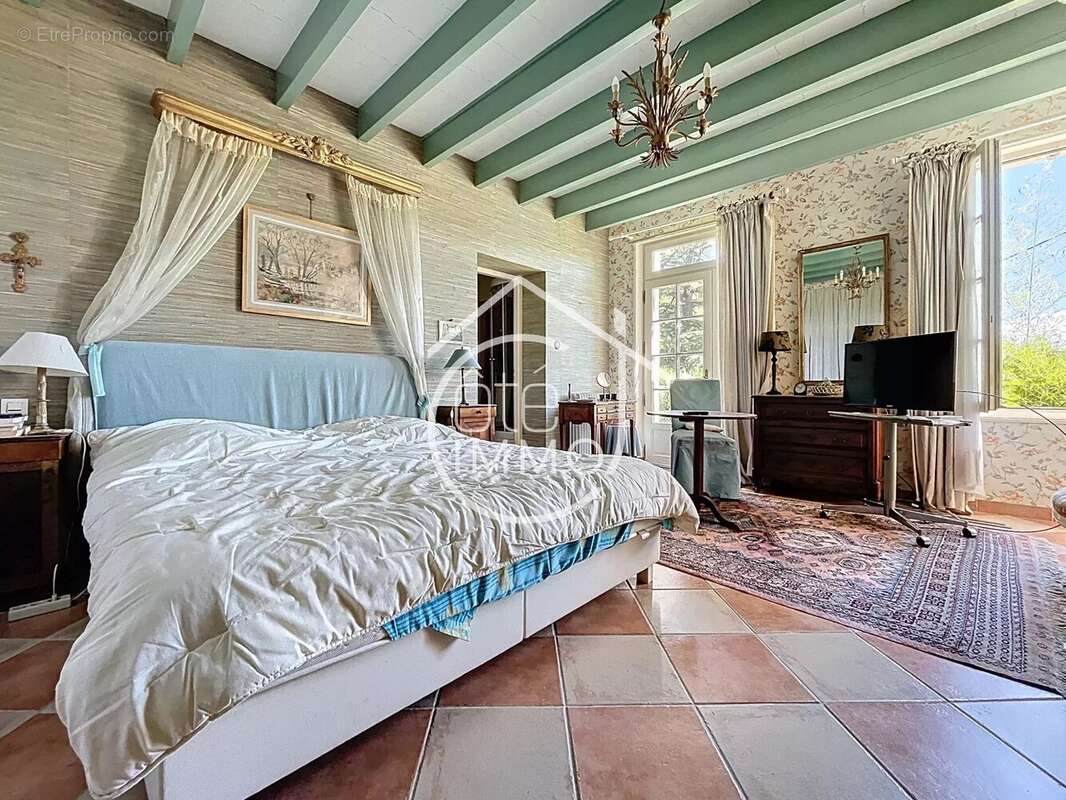 Maison à SAINT-EMILION