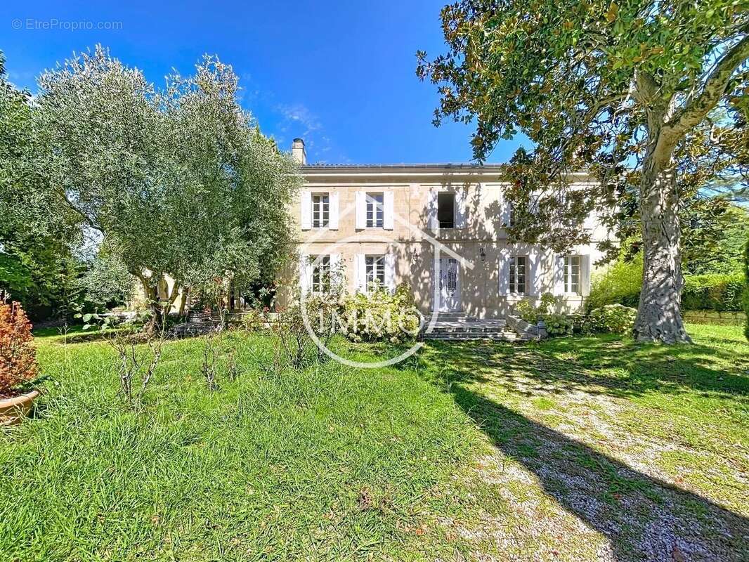 Maison à SAINT-EMILION