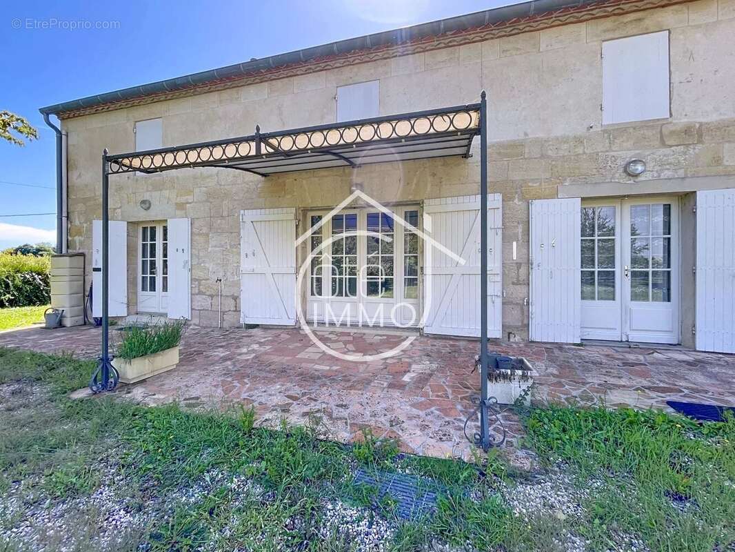 Maison à SAINT-EMILION