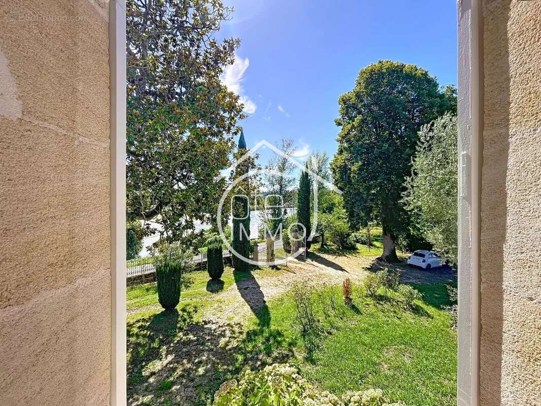 Maison à SAINT-EMILION