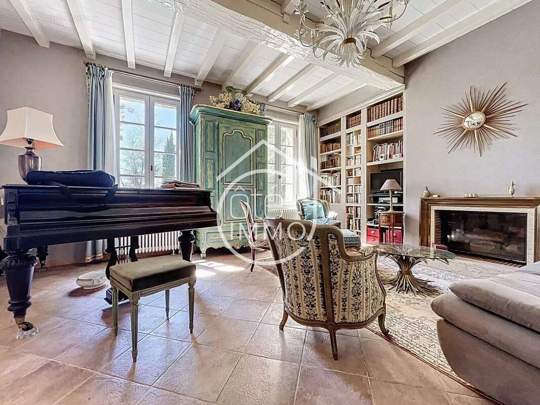 Maison à SAINT-EMILION