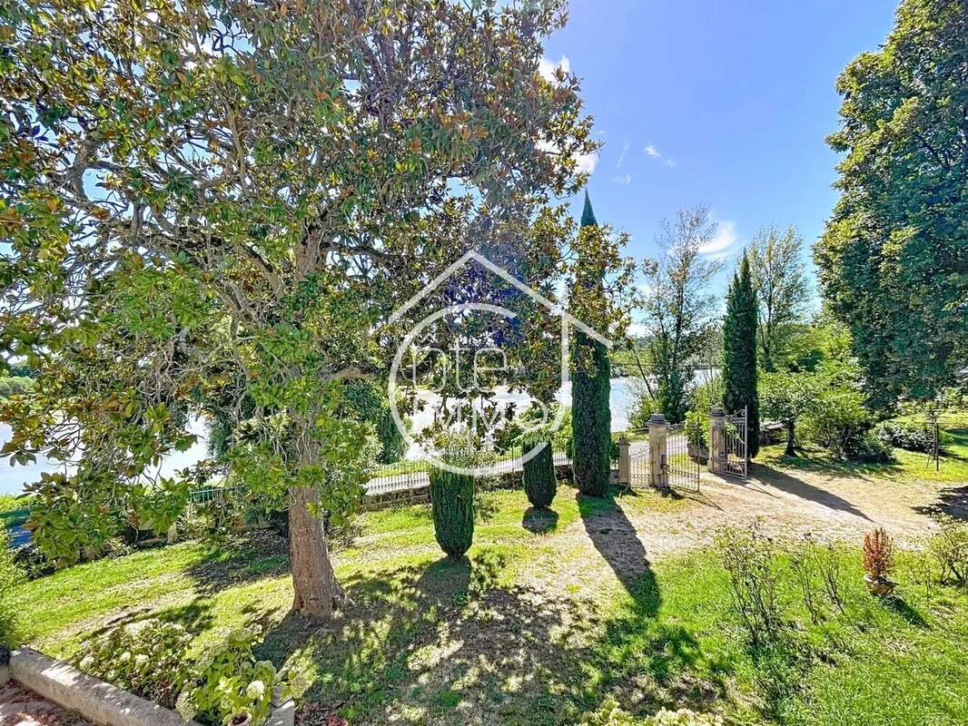 Maison à SAINT-EMILION