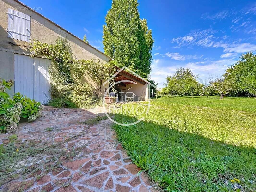 Maison à SAINT-EMILION