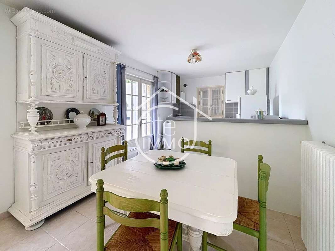 Maison à SAINT-EMILION