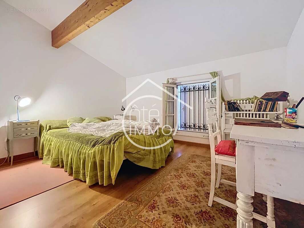 Maison à SAINT-EMILION