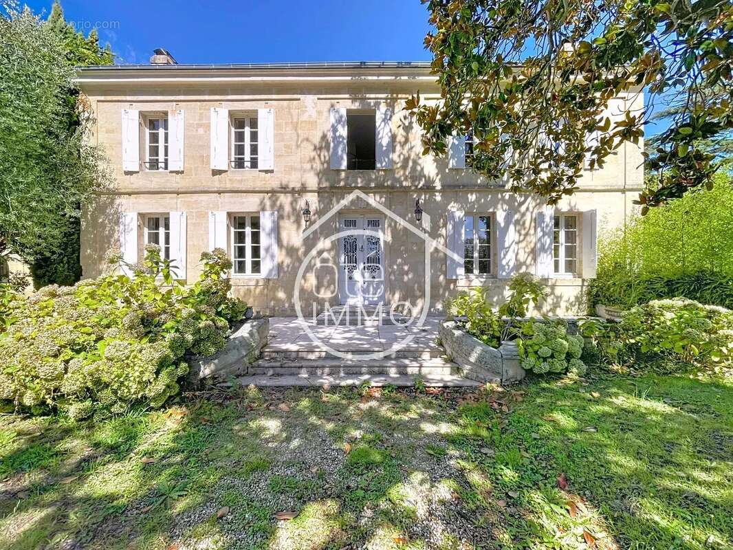 Maison à SAINT-EMILION