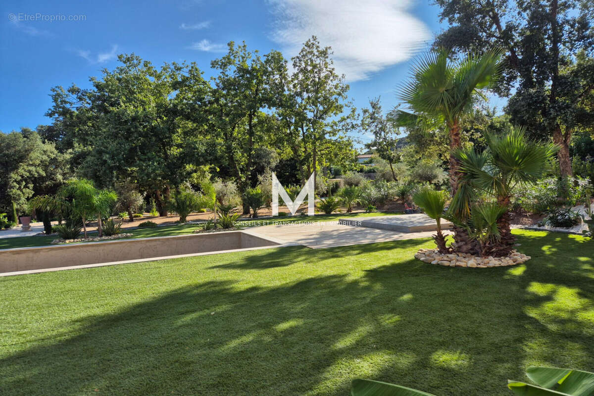 Maison à PLAN-DE-LA-TOUR