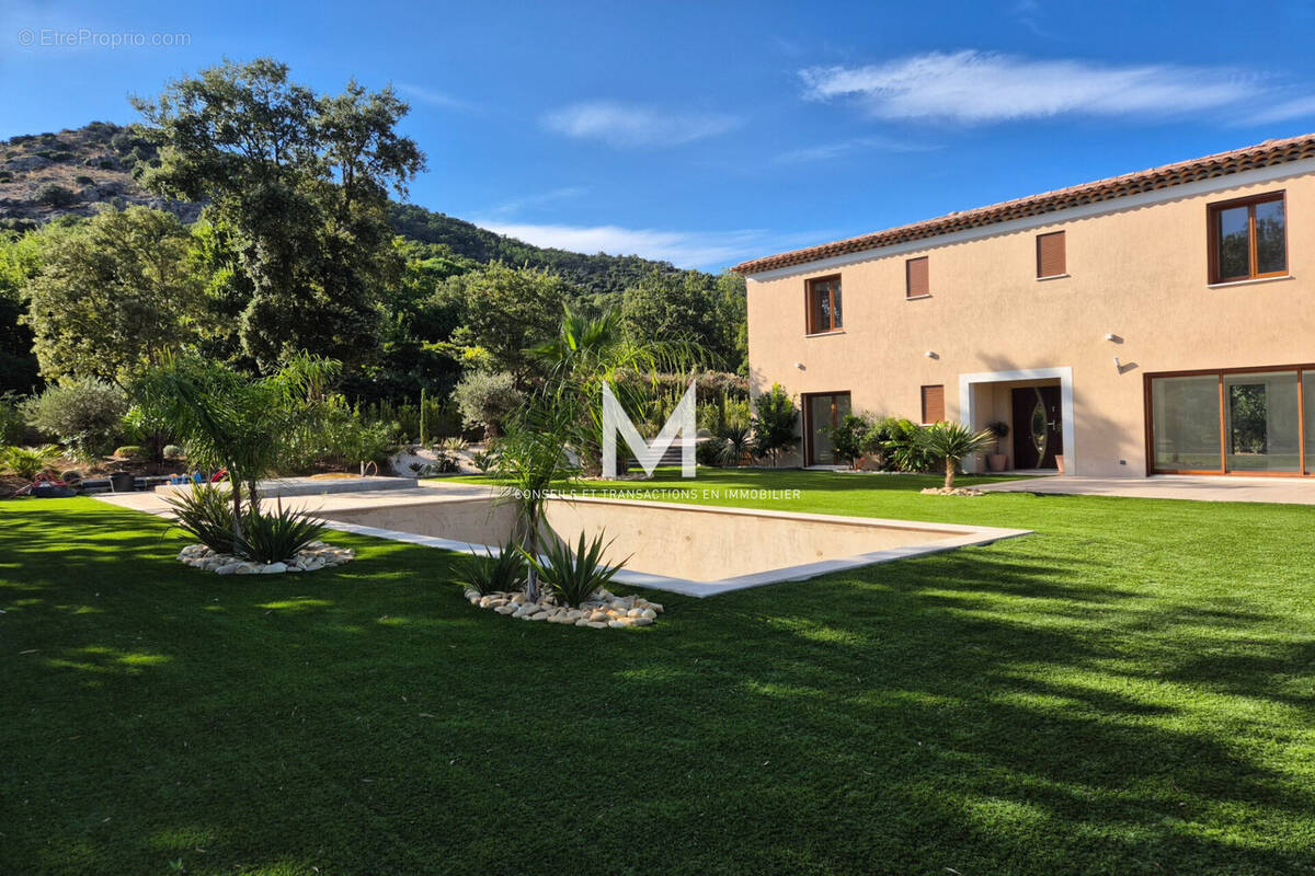 Maison à PLAN-DE-LA-TOUR