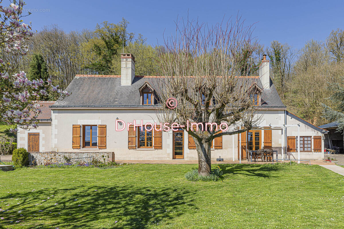 Maison à NEUILLE-LE-LIERRE