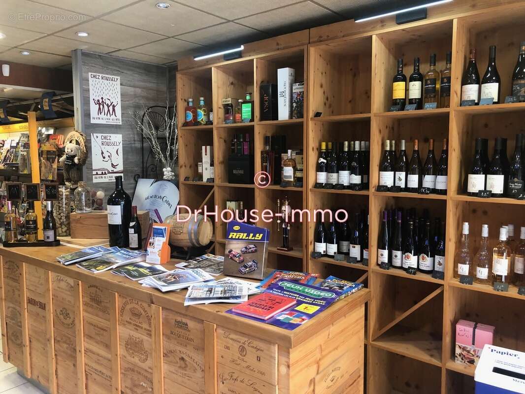 Commerce à MIRECOURT