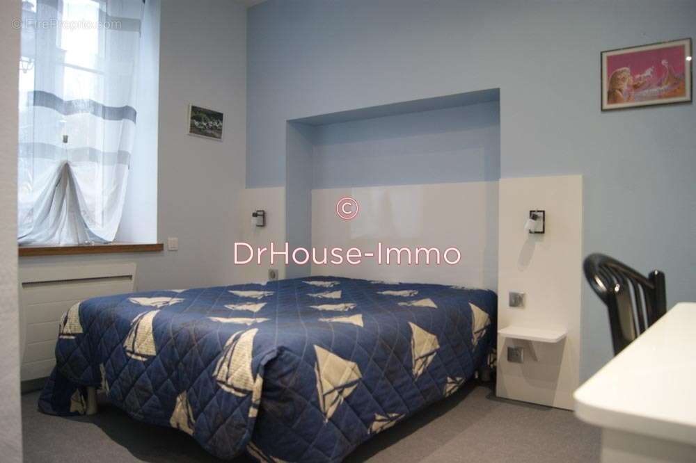 Commerce à CONTREXEVILLE