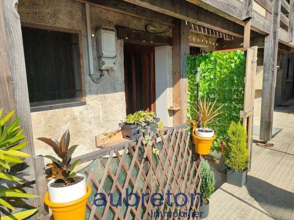 Appartement à FONTAINE