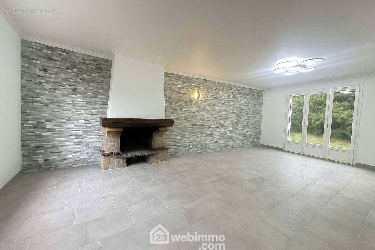 Vous apprécierez le séjour lumineux - Maison à SISSONNE