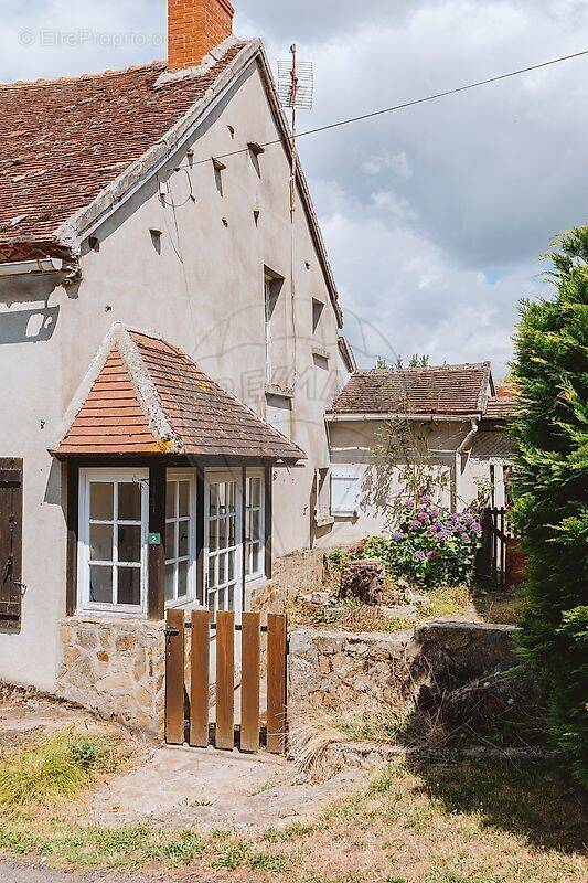 Maison à LOUROUX-DE-BOUBLE