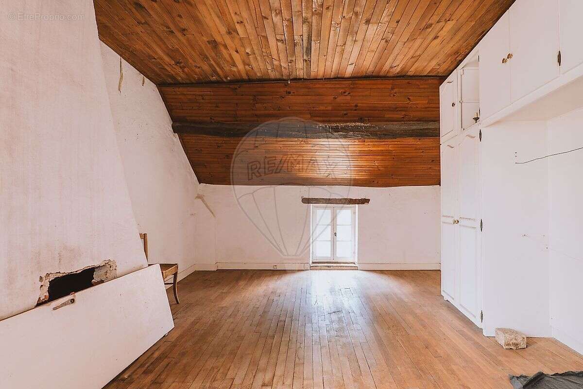 Maison à LOUROUX-DE-BOUBLE