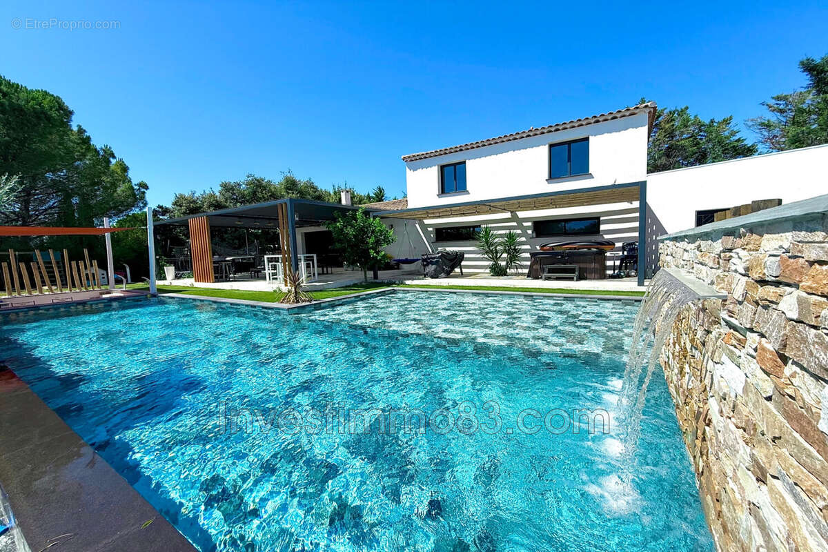 Maison à SAINT-CANNAT