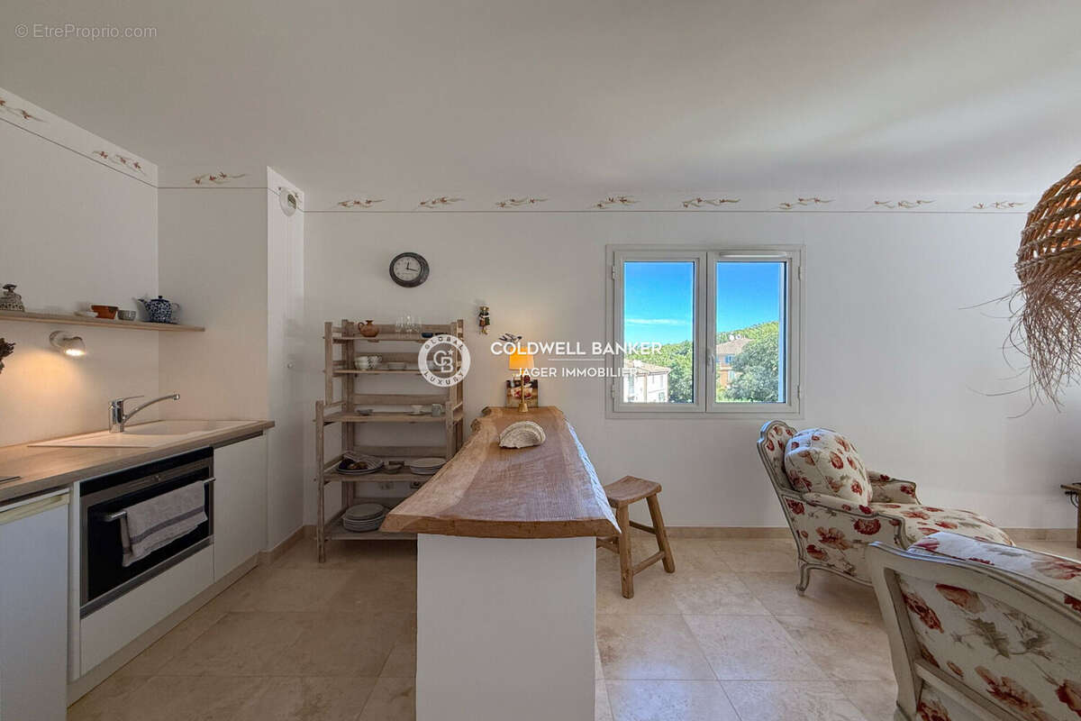 Appartement à LA CROIX-VALMER