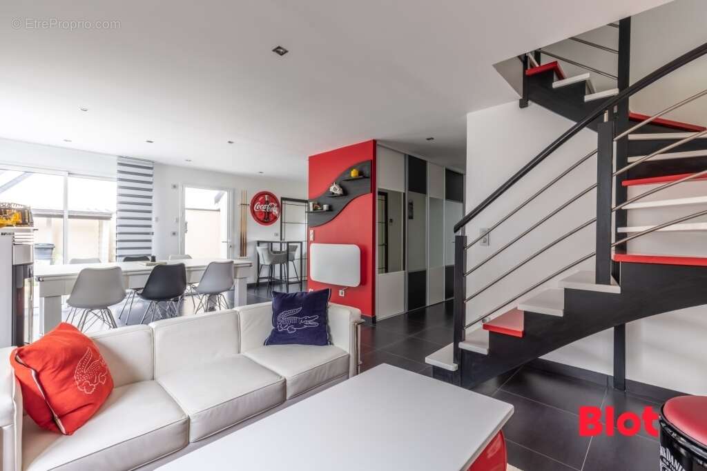 Maison à PIRE-SUR-SEICHE