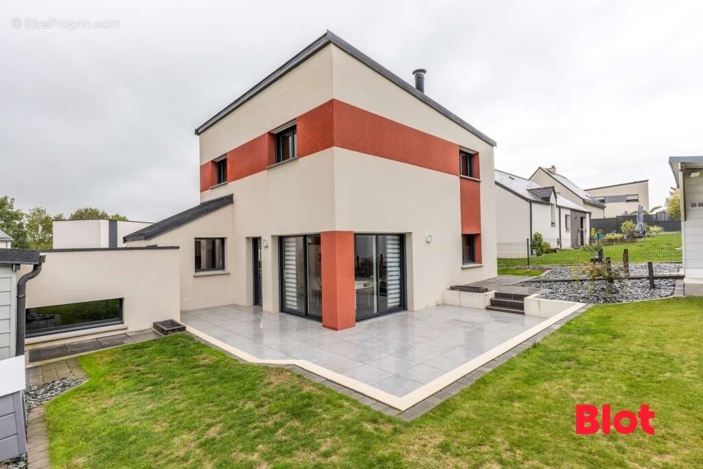 Maison à PIRE-SUR-SEICHE