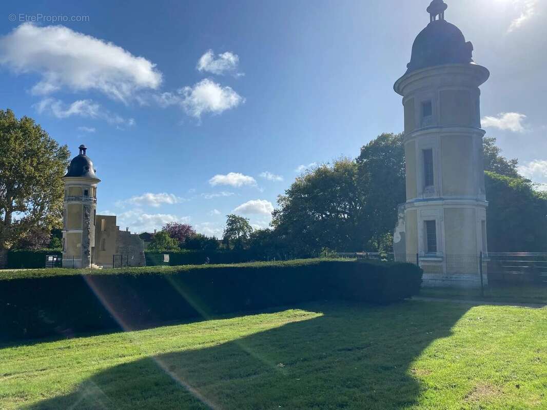 Maison à LES CLAYES-SOUS-BOIS