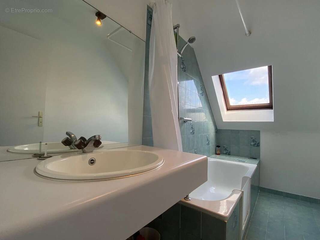 Maison à LES CLAYES-SOUS-BOIS