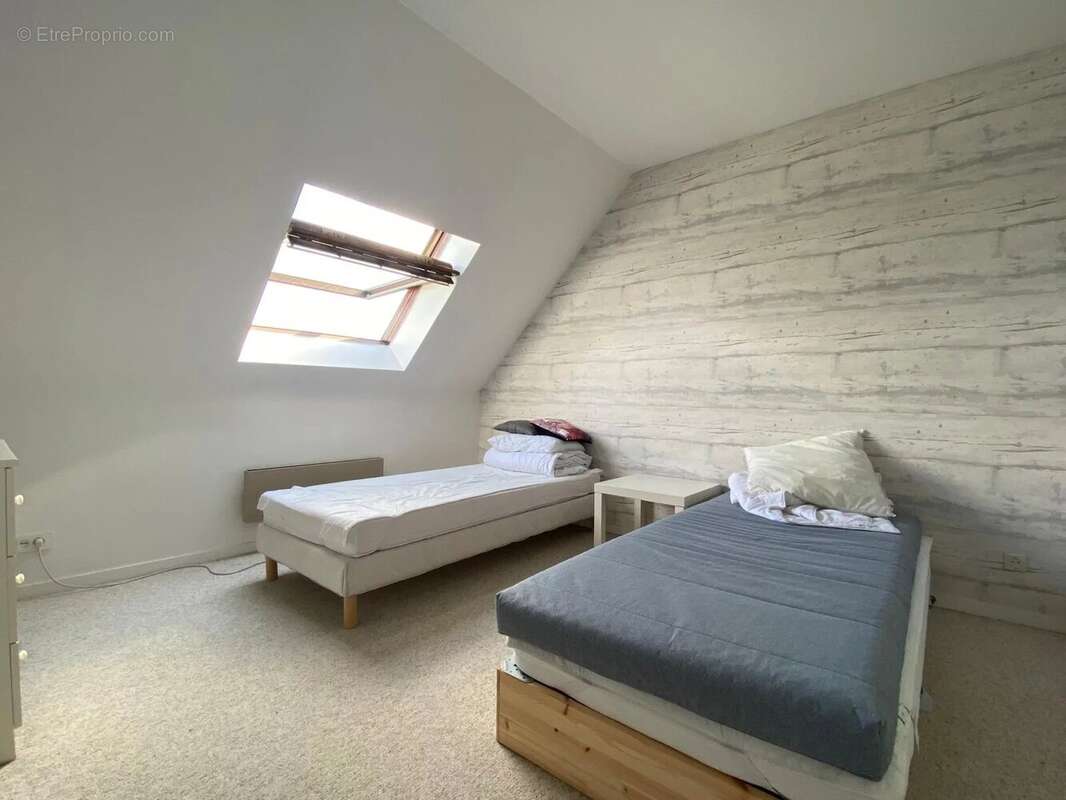 Maison à LES CLAYES-SOUS-BOIS