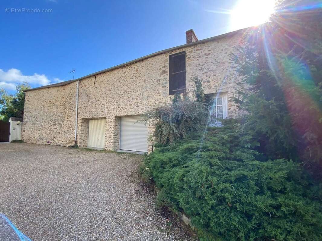 Maison à LES CLAYES-SOUS-BOIS