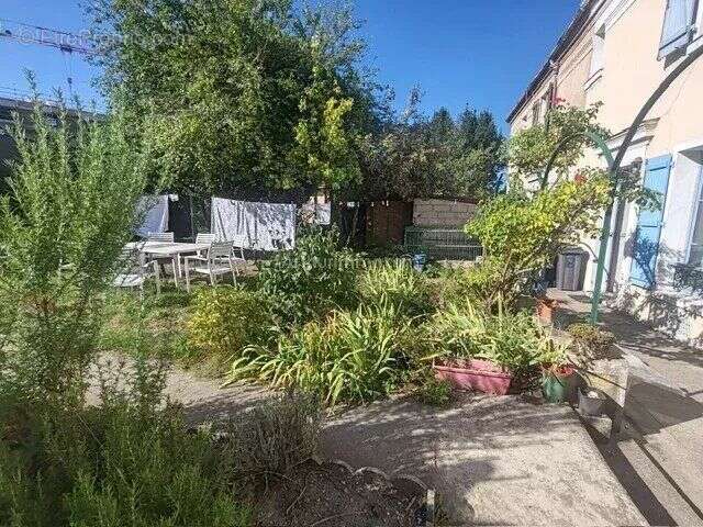 Maison à VILLENEUVE-SAINT-GEORGES