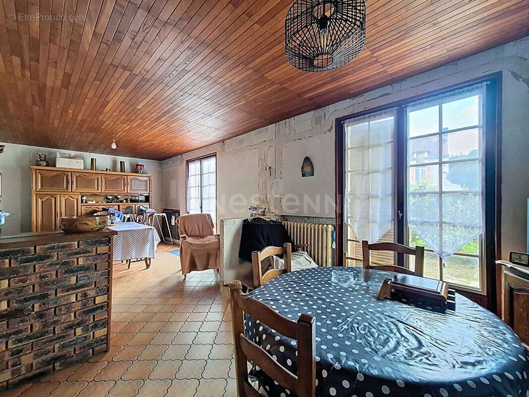 Maison à VILLERS-SOUS-SAINT-LEU