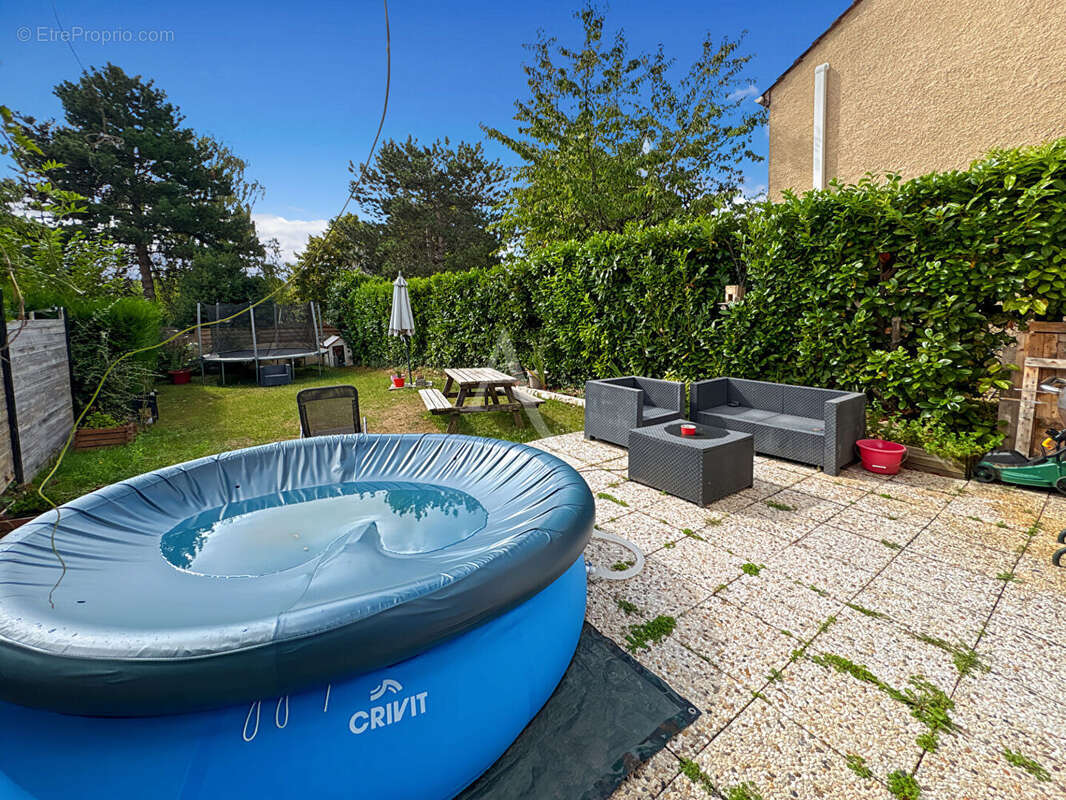 Maison à JOUY-LE-MOUTIER