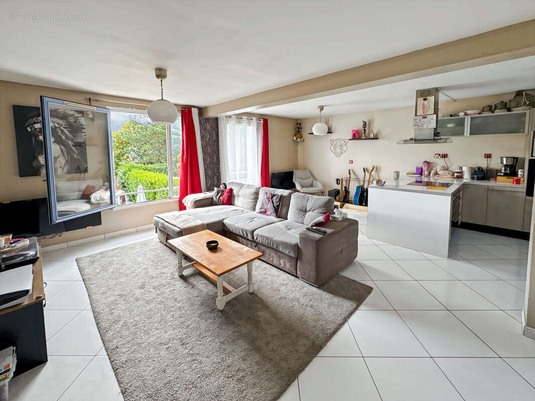 Maison à JOUY-LE-MOUTIER