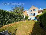 Maison à JOUY-LE-MOUTIER