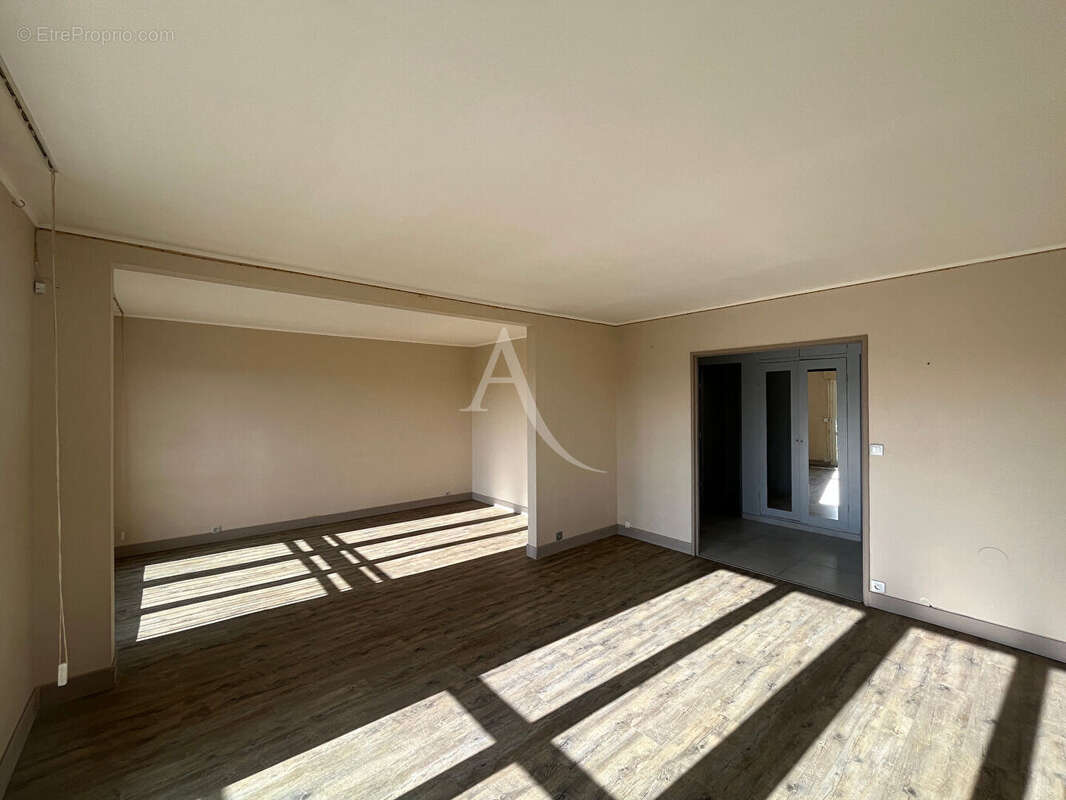 Appartement à DOURDAN