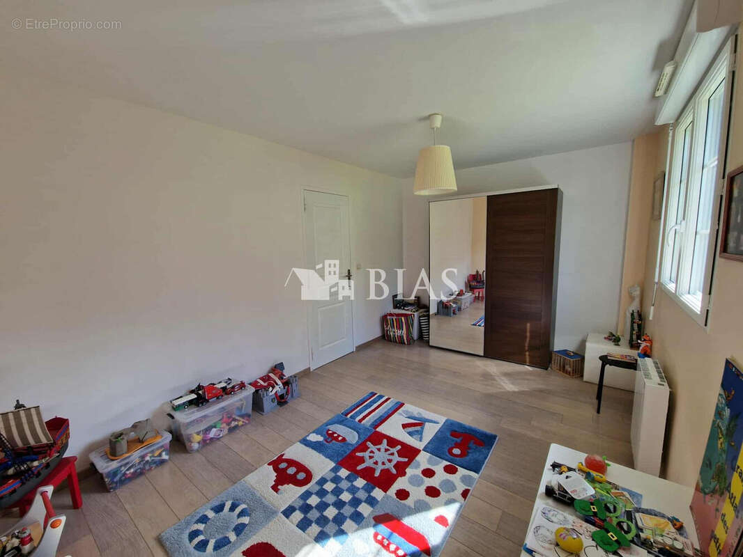 Maison à LA RIVIERE-SAINT-SAUVEUR